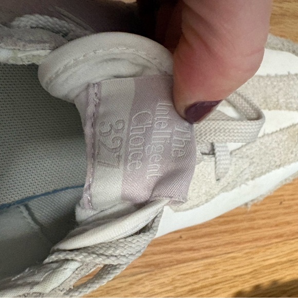 New Balance 327 Sneakers - Picture 7 of 8